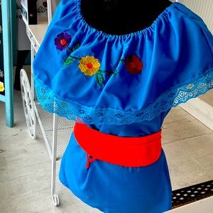 Mexican Campesina Embroiled Blouse. Woven Waist Sashes included. New w/o tags.